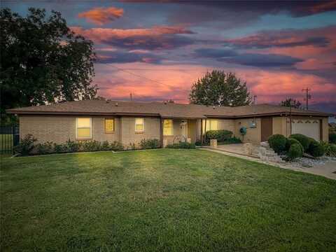 412 N Dallas Street, Pilot Point, TX 76258