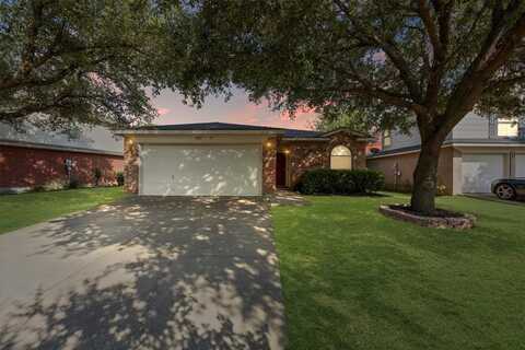 617 Bluejay Drive, Saginaw, TX 76131