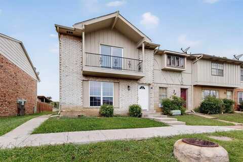 32 W Creek Lane, Grand Prairie, TX 75052