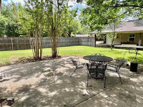 1100 Woodcrest Lane, Arlington, TX 76013