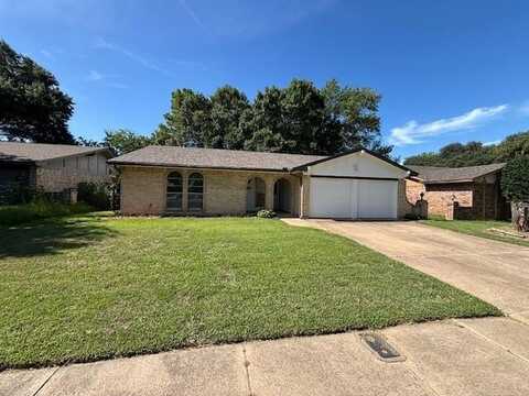 2304 Vineyard Drive, Arlington, TX 76015