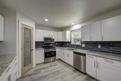 910 SE 3rd Street, Grand Prairie, TX 75051
