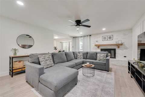 5623 Shady Hill Lane, Arlington, TX 76016