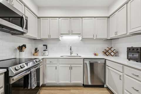 6900 Skillman Street, Dallas, TX 75231