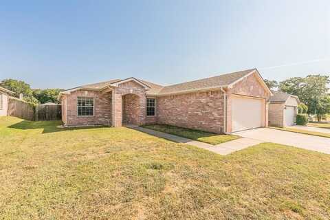 8025 Hidden Oaks Drive, Fort Worth, TX 76120