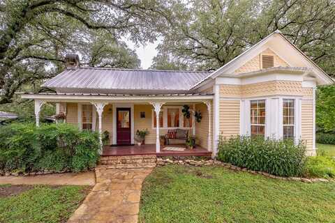 303 E. McLain, Iredell, TX 76649