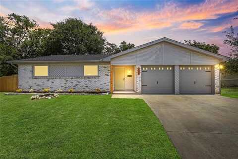 208 Roundtree Drive, Crowley, TX 76036