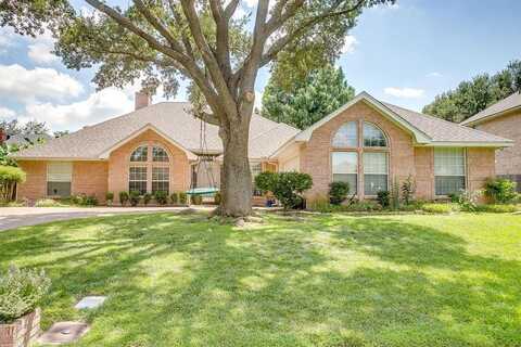 6705 Castle Creek Drive, Fort Worth, TX 76132