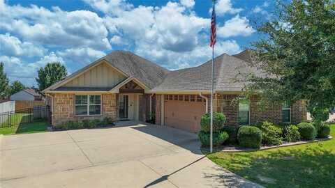 727 Abbey Road, Lindale, TX 75771