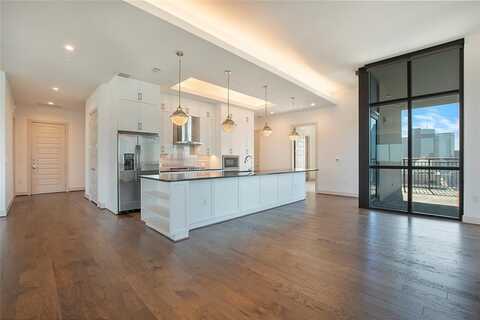 2323 N Akard Street, Dallas, TX 75204