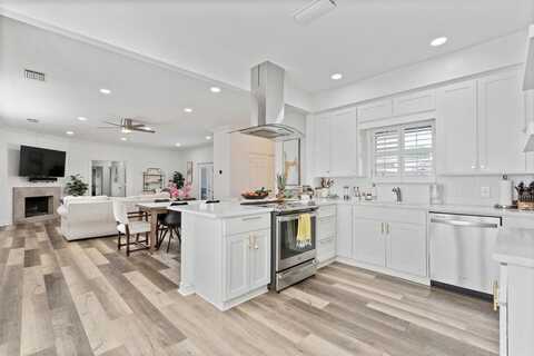 38 One Main Place, Benbrook, TX 76126
