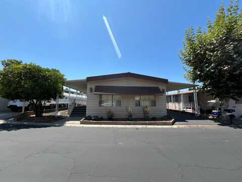 24001 Muirlands, Lake Forest, CA 92630