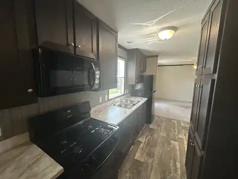 407 Nevada, Belleville, MI 48111