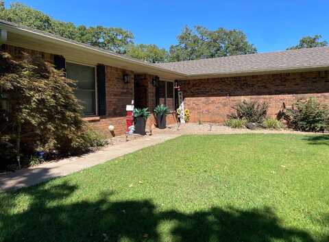 4825 Odom Dr, Duncan, OK 73533