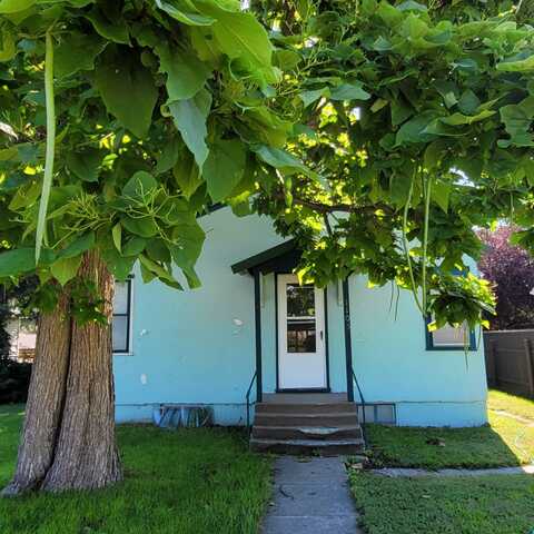 1105 West 1st Street, Oshkosh, NE 69154