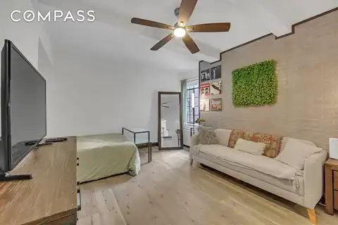 25 Tudor City Place, New York, NY 10017