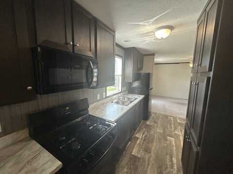 407 Nevada, Belleville, MI 48111