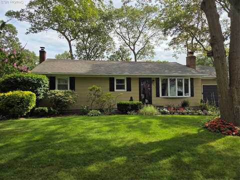 376 Grace Street, Holbrook, NY 11741