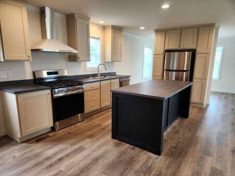 655 Oregon, Belleville, MI 48111
