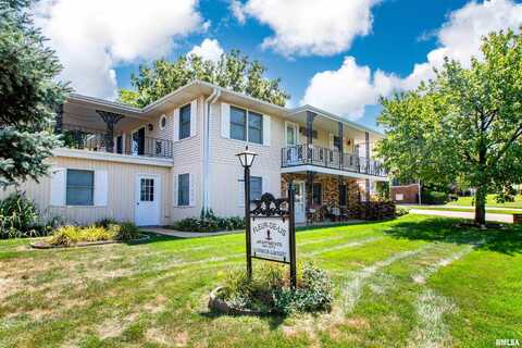 201-203 S MARKET Street, Washington, IL 61571