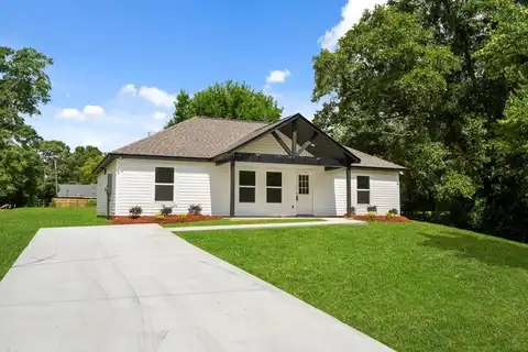 109 N Barnett, Poplarville, MS 39470