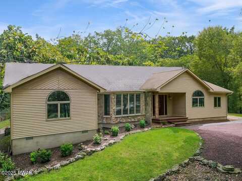 101 Stallion Drive, Lords Valley, PA 18428