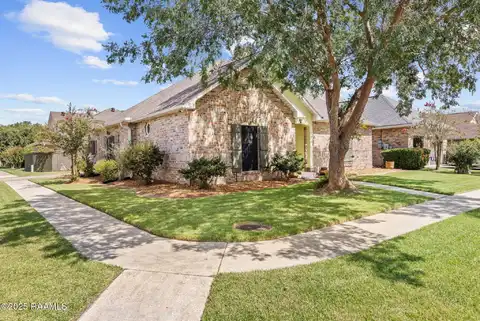 137 Kingspointe Circle, Lafayette, LA 70508