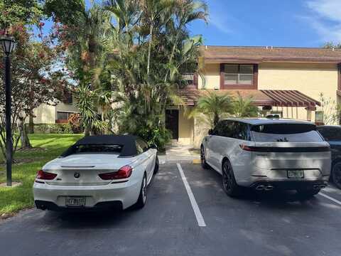 3733 Carambola Cir, Pompano Beach, FL 33066