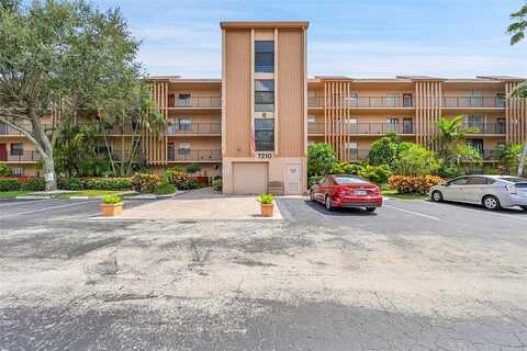 7210 Lake Circle Dr, Margate, FL 33063