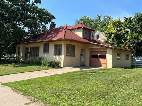 1203 4th Avenue E, Menomonie, WI 54751