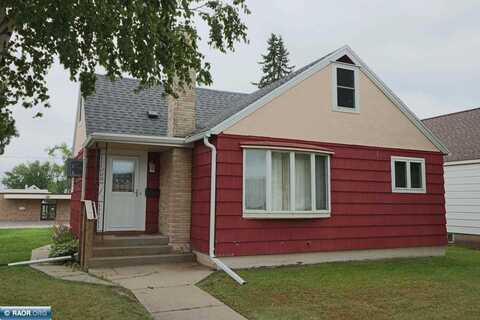 910 17th St N, Virginia, MN 55792