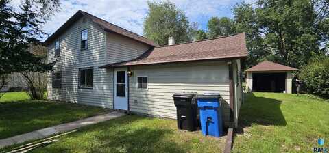579 W 1st Ave, Parker, SD 57053