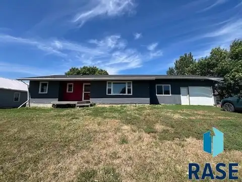 203 S School Ave, Kennebec, SD 57544