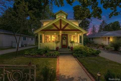 126 N Holcomb Road, Clarkston, MI 48346