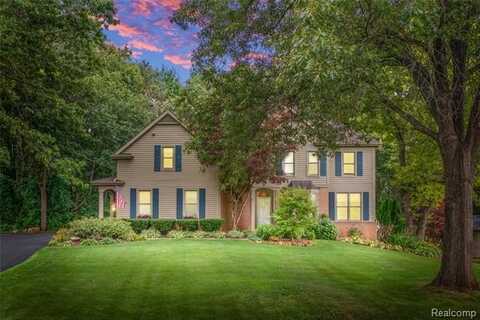 7085 Hickory Hollow Circle, Clarkston, MI 48348