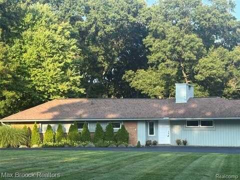 30500 Rosemond Drive, Franklin, MI 48025