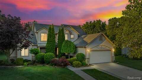 2741 Greenlawn Avenue, Commerce Township, MI 48382
