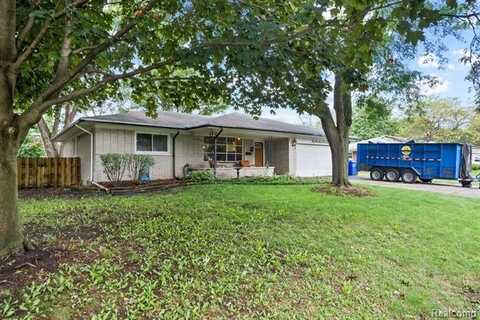 31745 Schoolcraft, Fraser, MI 48026