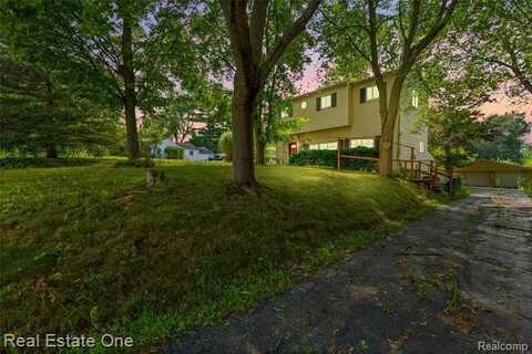 571 Cristy Avenue, Waterford, MI 48328