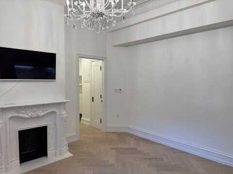 2109 Broadway, New York, NY 10023