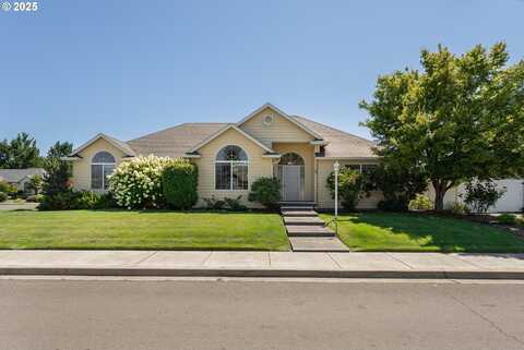 1123 NW RIVERFRONT DR, Roseburg, OR 97471