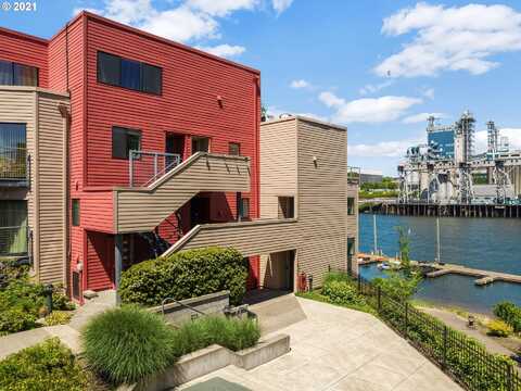 606 NW NAITO PKWY, Portland, OR 97209