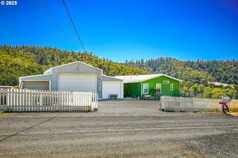 1745 Rifle Range RD, Roseburg, OR 97470