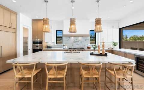 2910 Highland Dr., Carlsbad, CA 92008