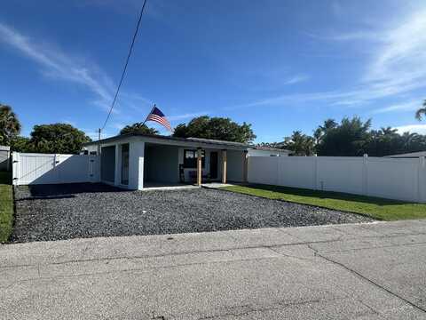 175 SW Cabana Point Circle, Stuart, FL 34994
