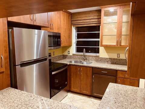 1638 Embassy Drive, West Palm Beach, FL 33401