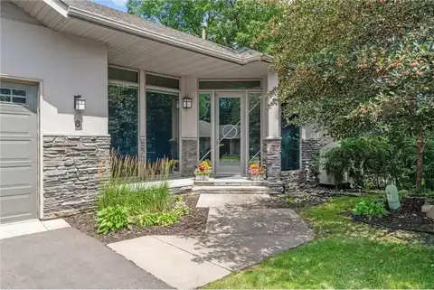 6 Summit Court, North Oaks, MN 55127