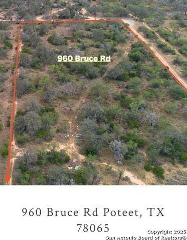 960 Bruce, Poteet, TX 78065