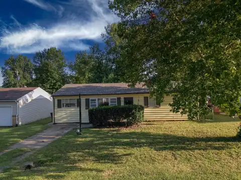 233 E Radio Ln, Arkansas City, KS 67005