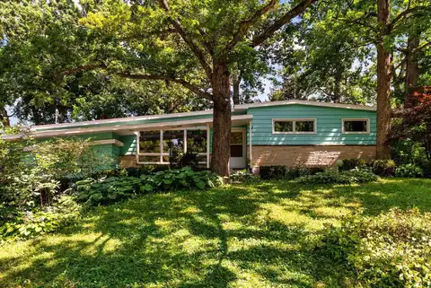 6006 Queens Way, Monona, WI 53716
